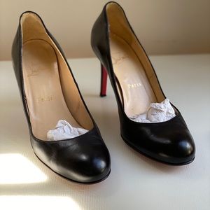 Christian Louboutin Round Toe Black size 39